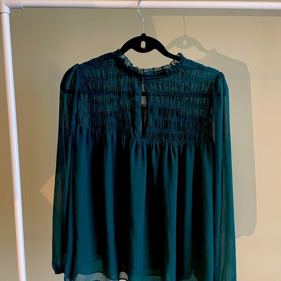 Banana Republic Green Top Size S - Picture 3 of 3